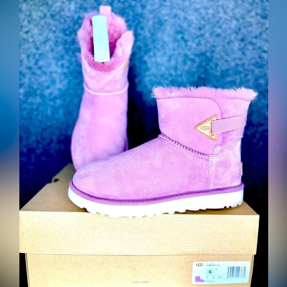 COPY - MINI BAILEY FLEX UGGS
